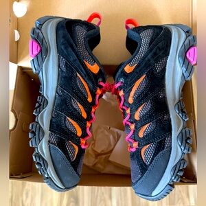 Women’s Merrill Moab 3 Hiking Shoe, Size 8. Brand new with box and never worn.